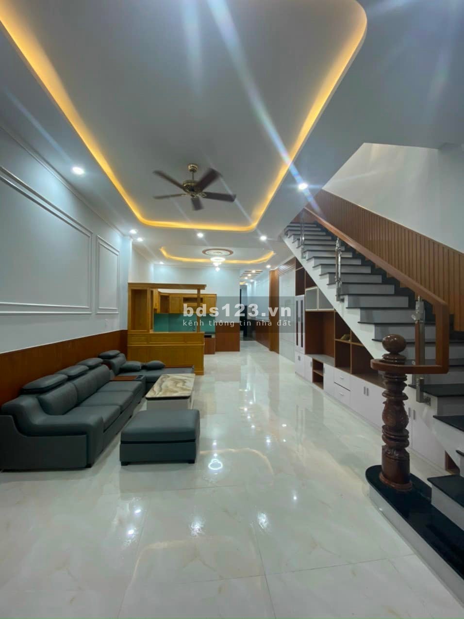 Siêu phẩm nhà đẹp mái thái sổ riêng diện tích 125m² hai mặt tiền trước sau