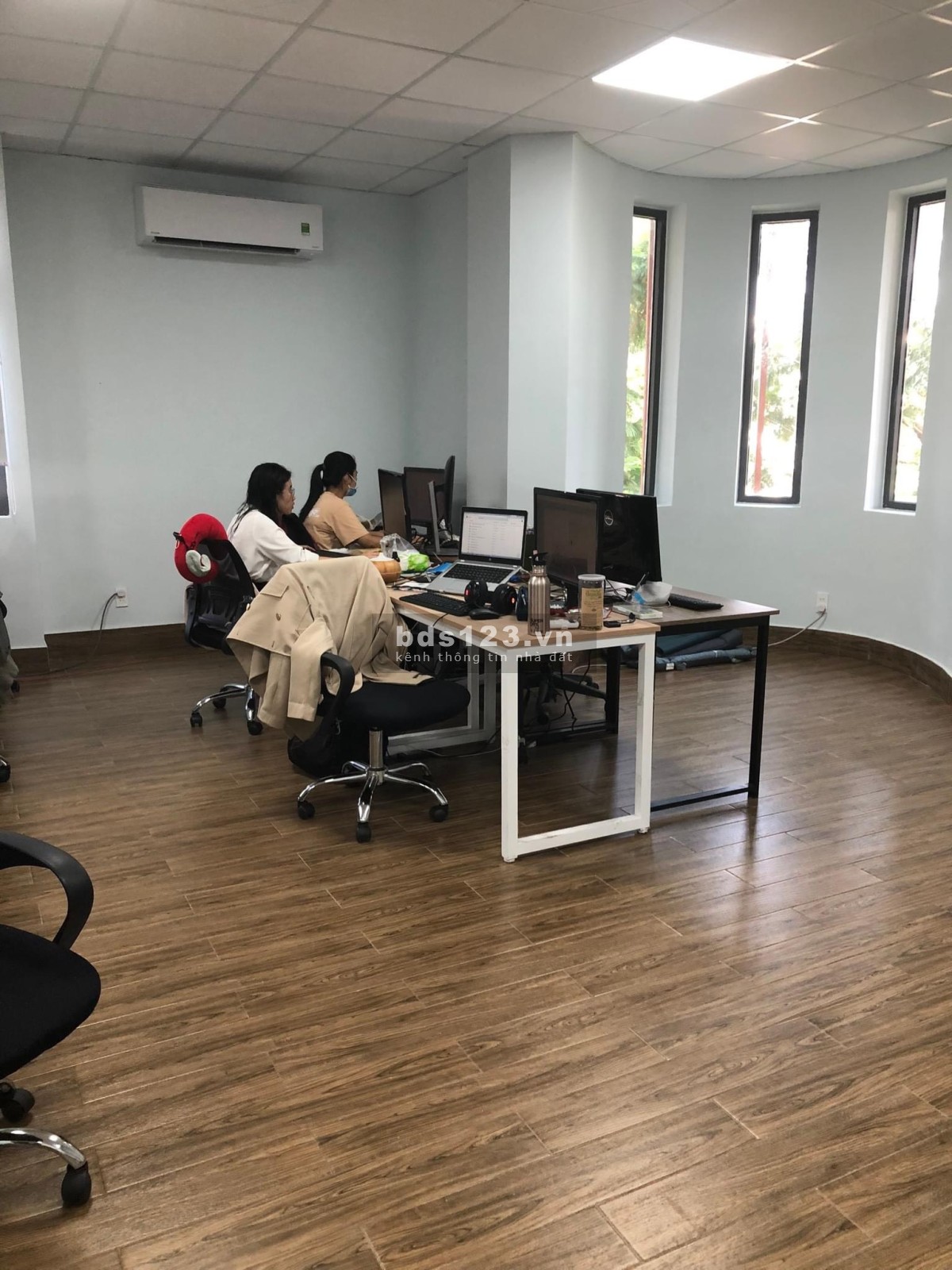 Cho thuÊ MT Võ Văn Kiệt, Quận 1 DT 12x12m giá 210 triệu TL Quân 0911.98.90.98