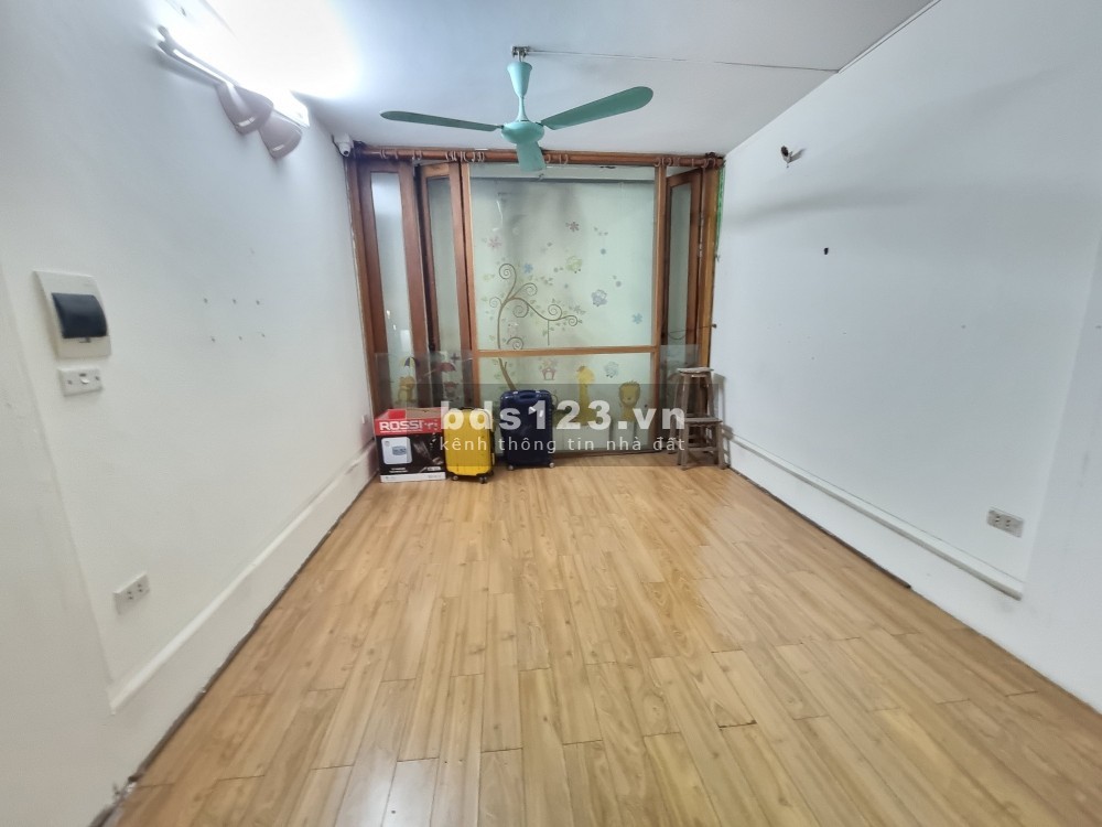 Bán nhà căn góc phố Định Công Hạ, quận Hoàng Mai, DT 42m² nhỉnh giá chỉ 3 tỷ đồng