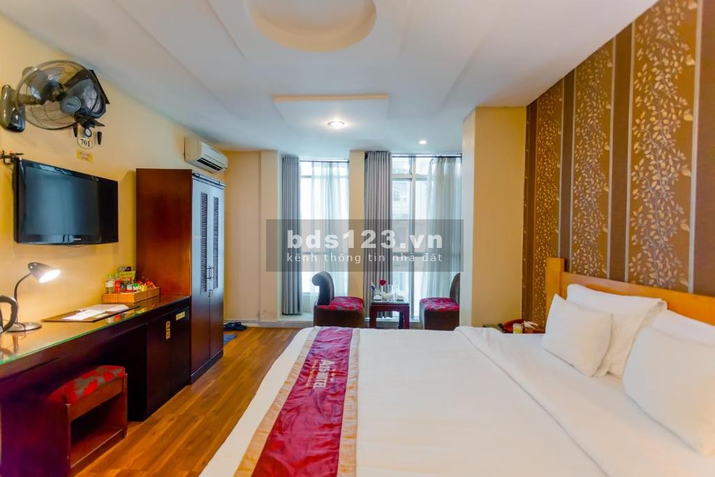 Bán khách sạn 145 Lê Thị Riêng, phường Bến Thành, Quận 1 - 320 tỷ TL. gọi Quân 0911989098