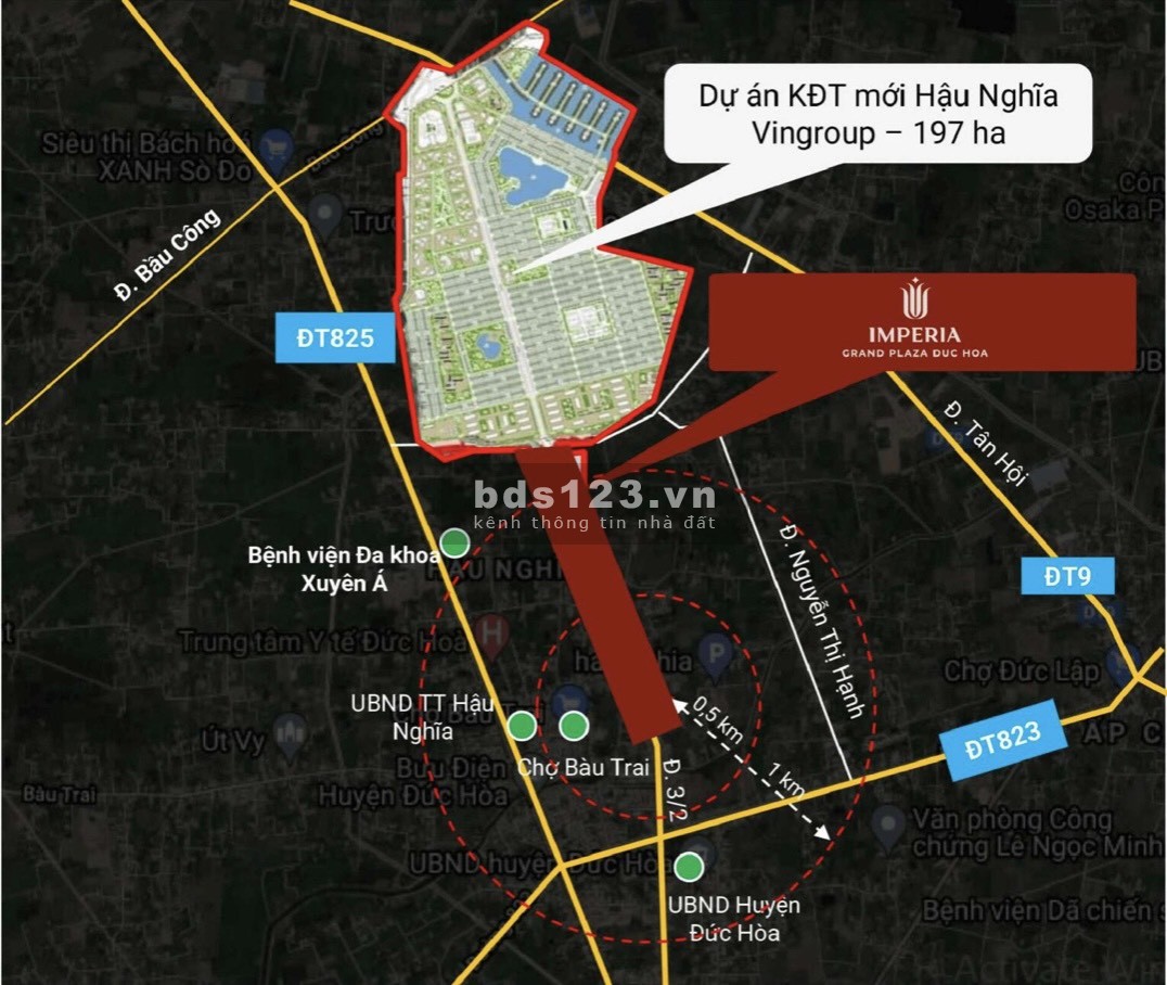 Bán nhà phố nằm giữa 2 công viên rộng 6000m2, có 4 tầng, mặt tiền đường 30m