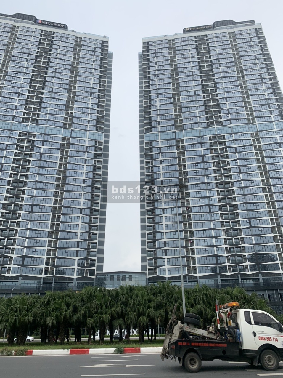 Chính chủ cần bán căn góc 3PN/2WC tầng 30,tòa B 2 mặt view ( công viên, bộ ngoại giao )