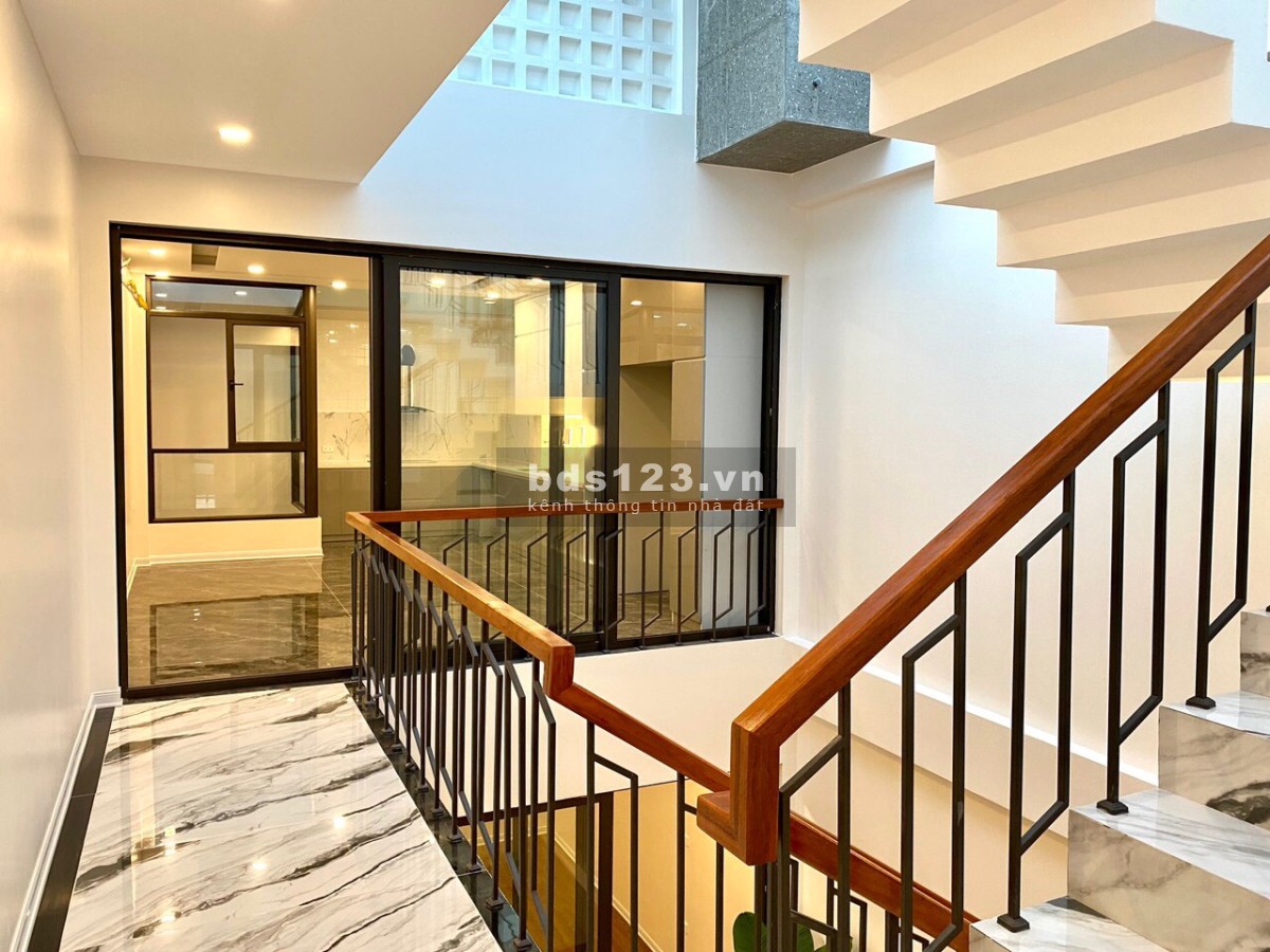 Long Biên Nguyễn Văn Cừ nhà Vip siêu hiếm, pháp lý chuẩn