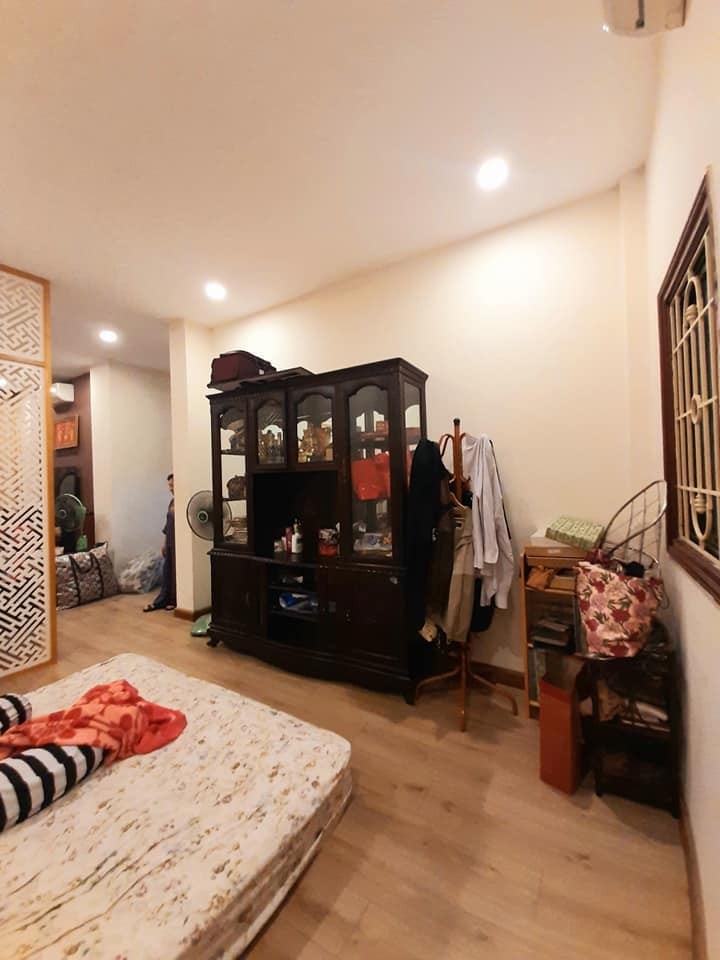 Bán gấp nhà view Giếng Sen đối diện ParkCity - cách lê trọng tấn 20m - xây 5 tầng