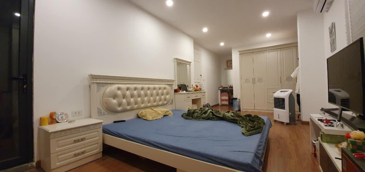 Bán gấp nhà view Giếng Sen đối diện ParkCity - cách lê trọng tấn 20m - xây 5 tầng