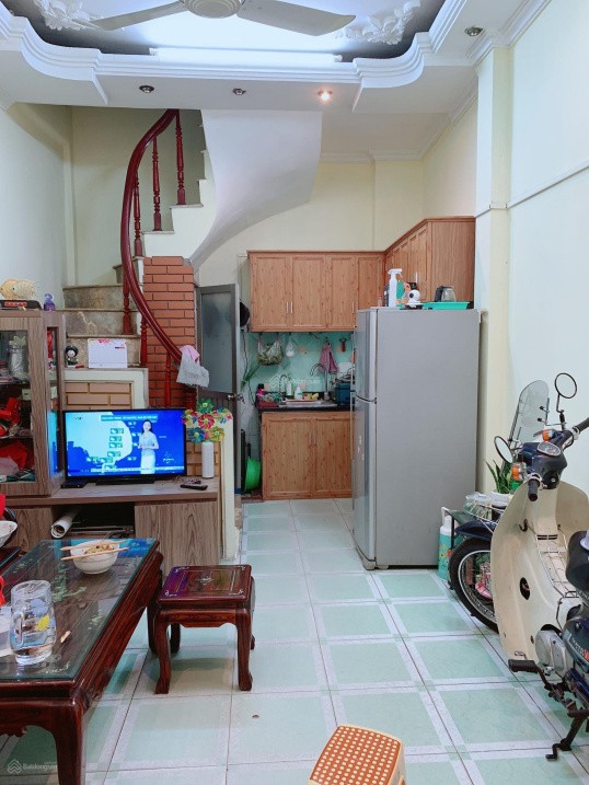 Ngõ Thổ Quan, nhà đẹp gần ô tô, nhỏ xinh ấm cúng tầm tiền, nhà còn mới ở luôn - 2.5 tỷ