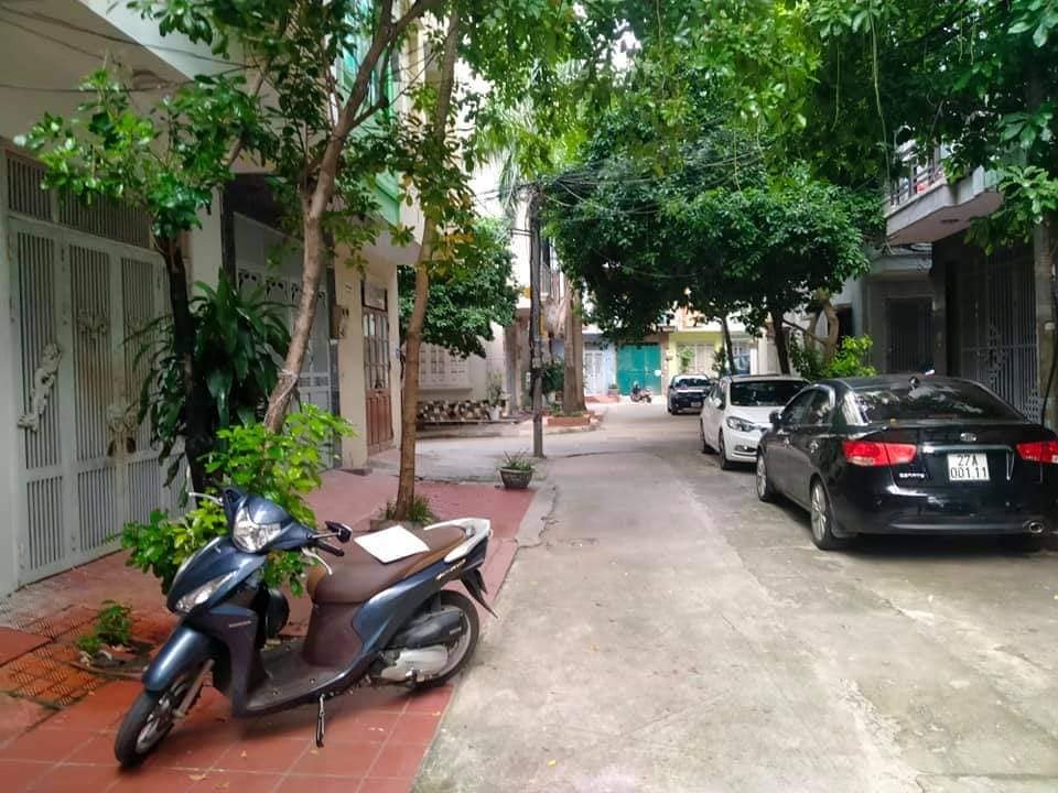Bán gấp nhà view Giếng Sen đối diện ParkCity - cách lê trọng tấn 20m - xây 5 tầng