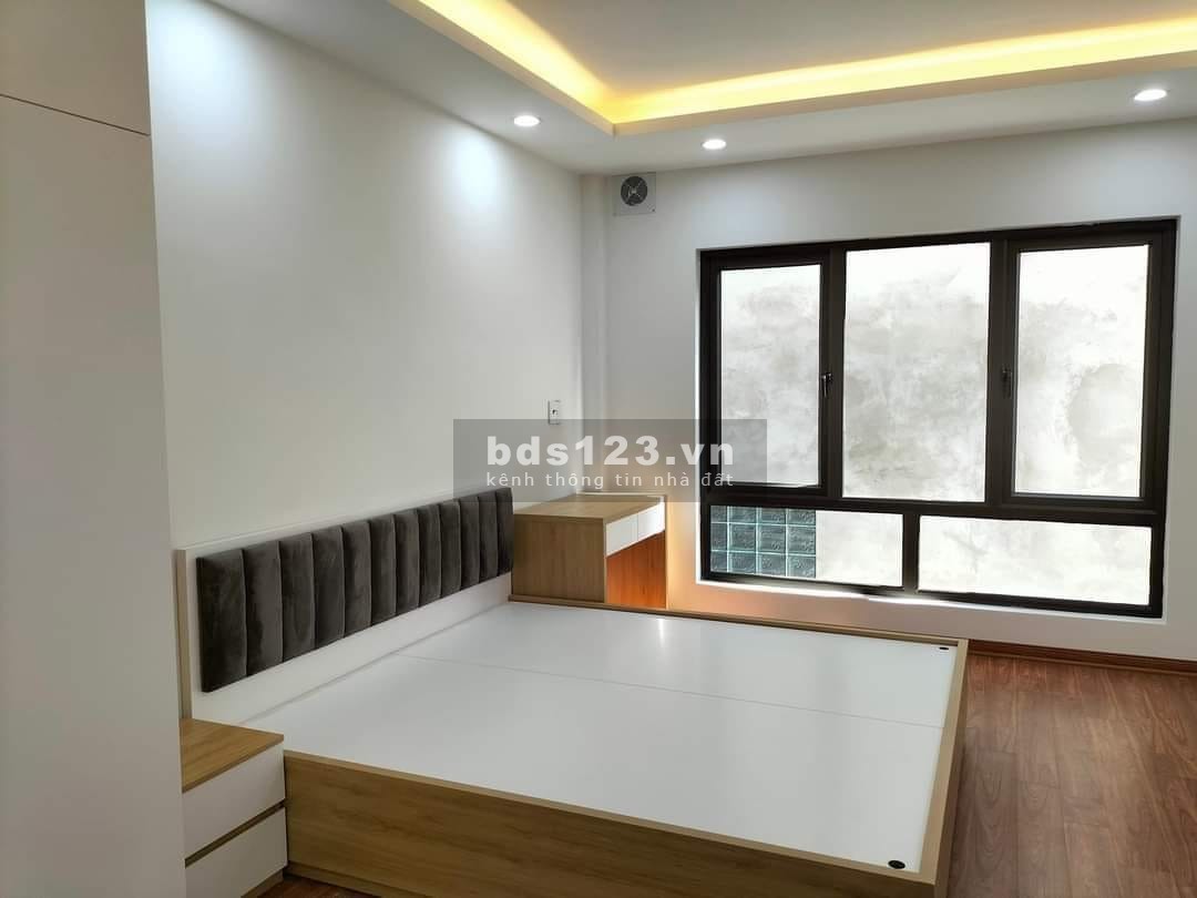 Bán nhà riêng ngã tư Sở phân lô 2 thoáng trước sau gần ô tô tiện ích ngập tràn