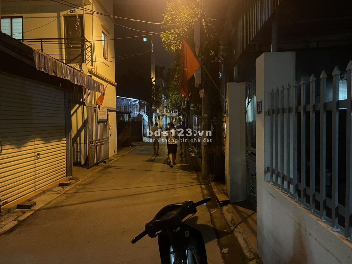 Cần bán 100m2, giá chỉ 62 tr/m2, đường ô tô 7 chỗ chạy thông tại ngõ Cửu Việt.