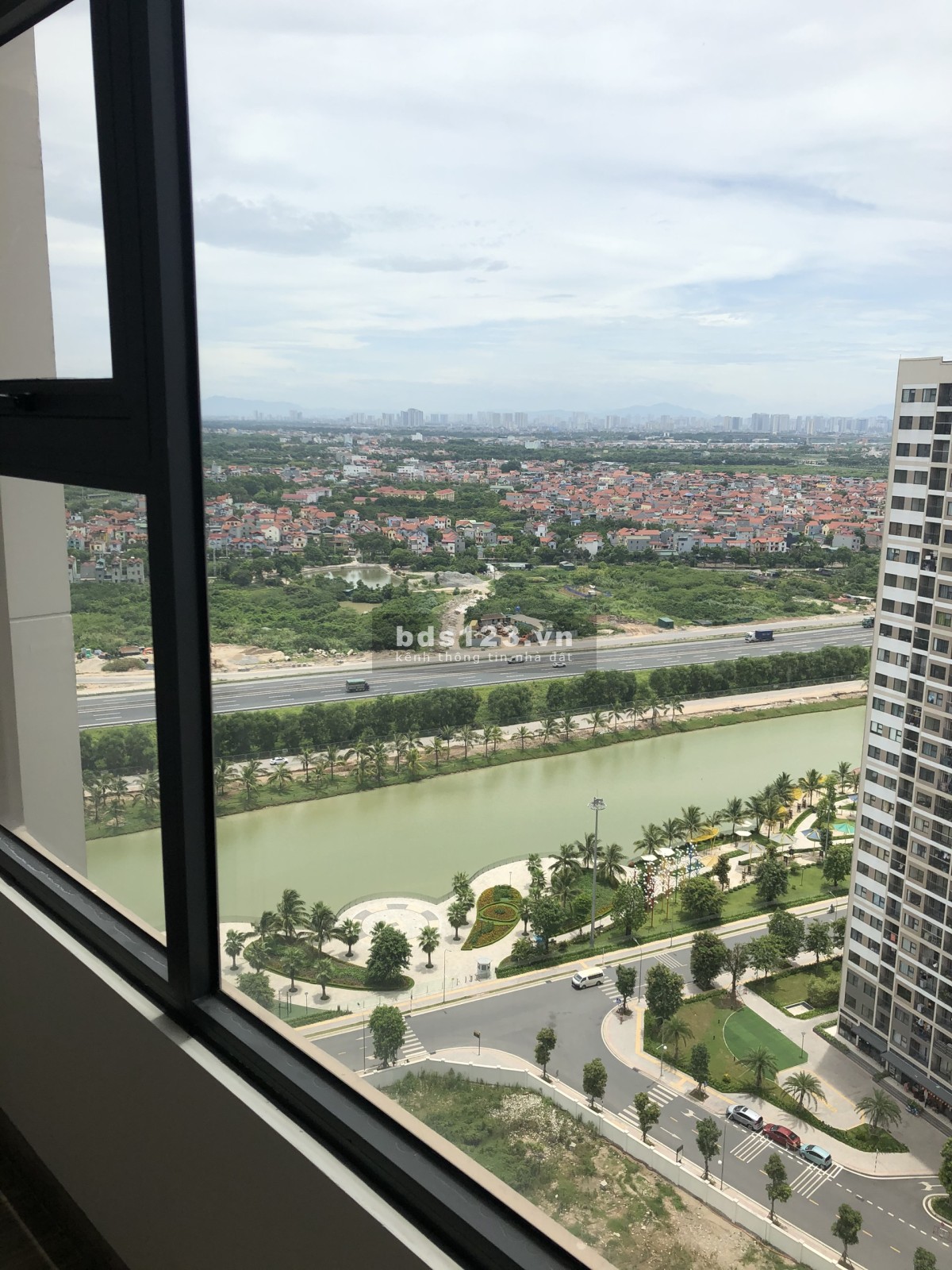 BÁN căn hộ cao cấp VINHOMES OCEAN PARK 2 PN + 1 (67m²) GIÁ 1,9 TỶ Full nội thất View ngoại cảnh