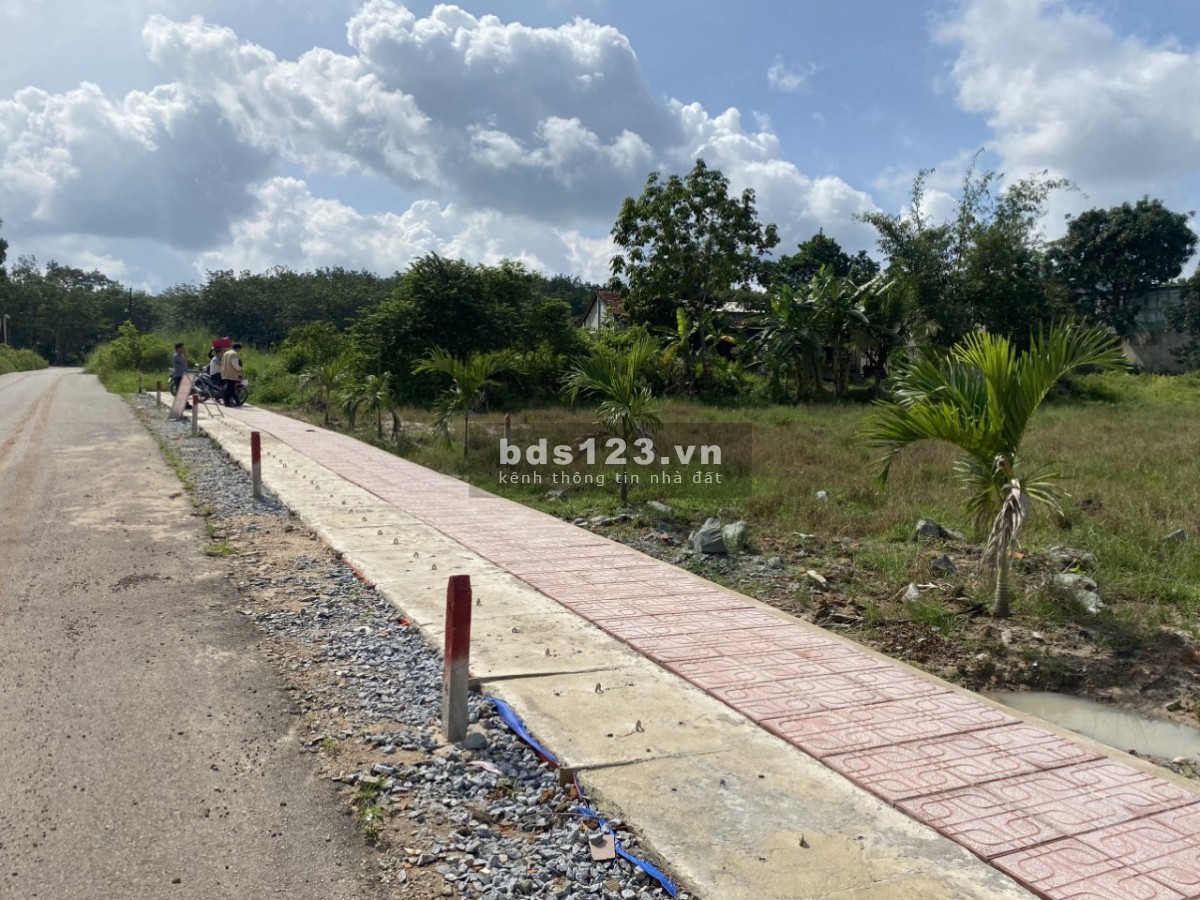Cần bán gấp đất Lai Hưng Bầu Bàng đường lớn, lh 0947439198