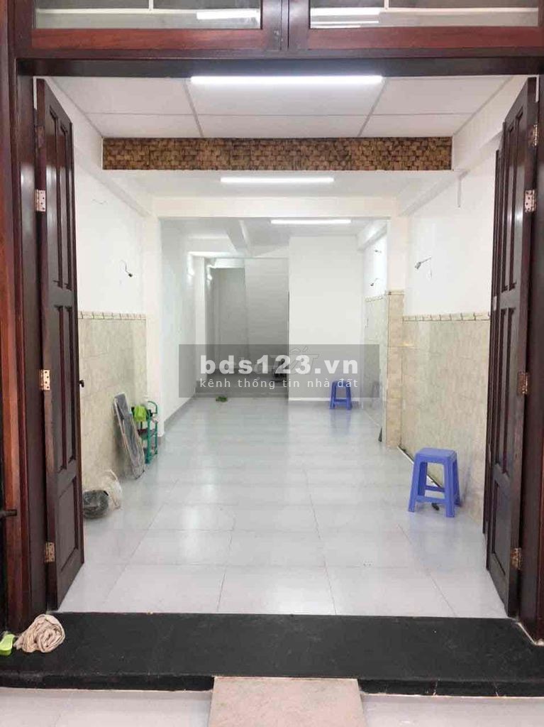 Cho thuê Mặt bằng MT Đường Bà Hạt, P.4, Q.10。DT: 4 x 15m