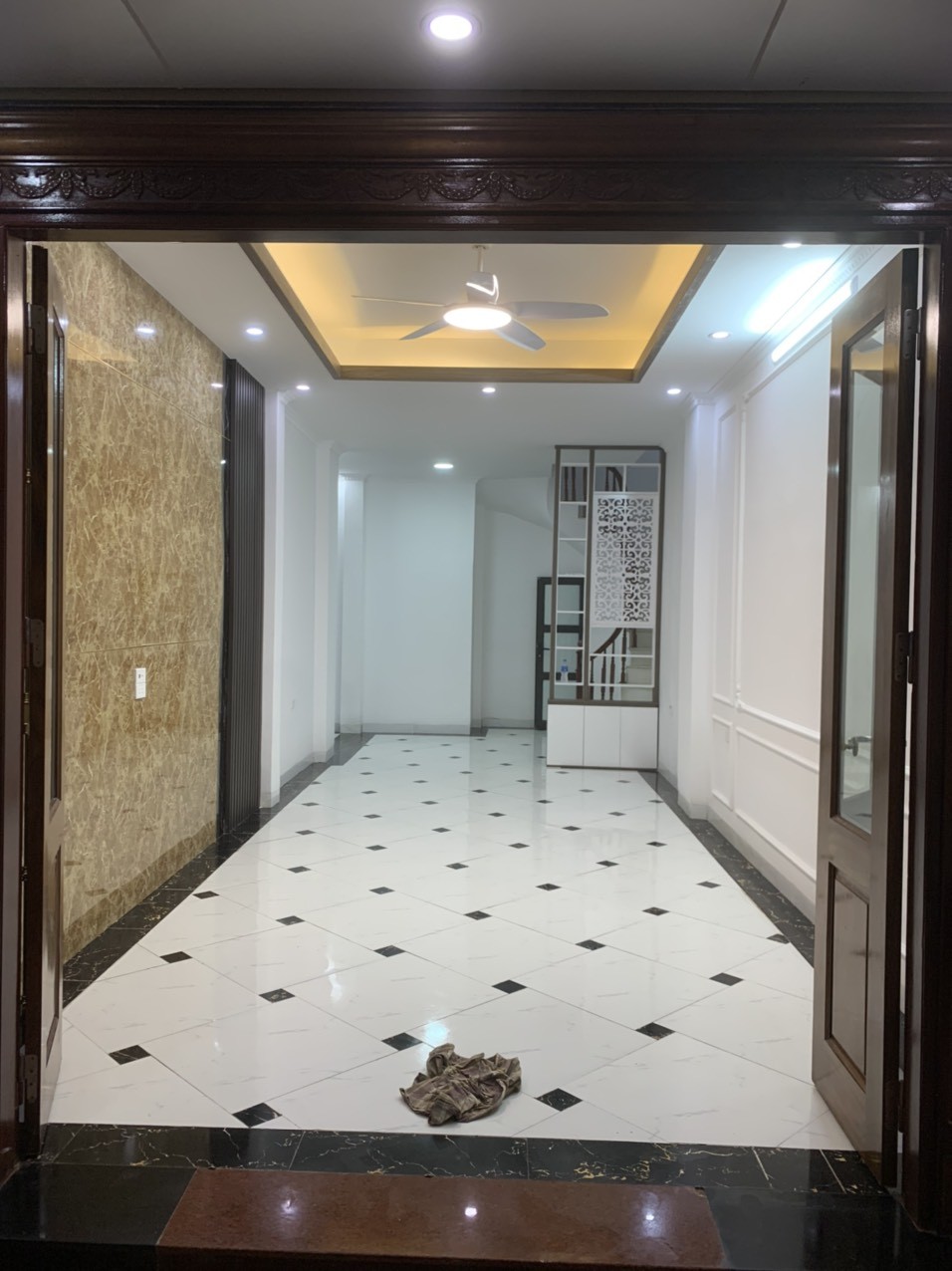 Nhà mới Đống Đa siêu rẻ chỉ với 5.4tỷ sở hữu nhà 6 tầng dt 54m2, giá 100 triệu/m2