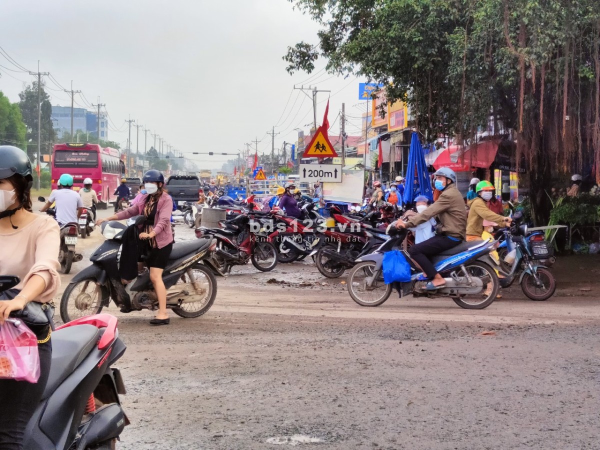 Lô đất mặt tiền kinh doanh cách quốc lộ 14 và chợ Minh Thành chỉ 200m Becamex Chơn Thành Bình Phước.