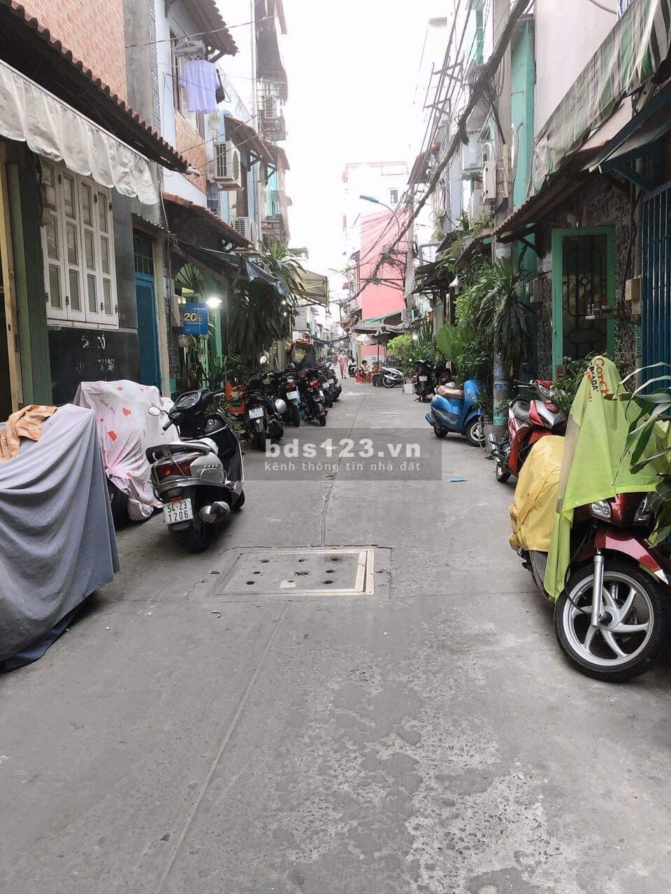 Chính chủ cần bán gấp nhà hẻm 874 Đoàn Văn Bơ F18 Quận 4