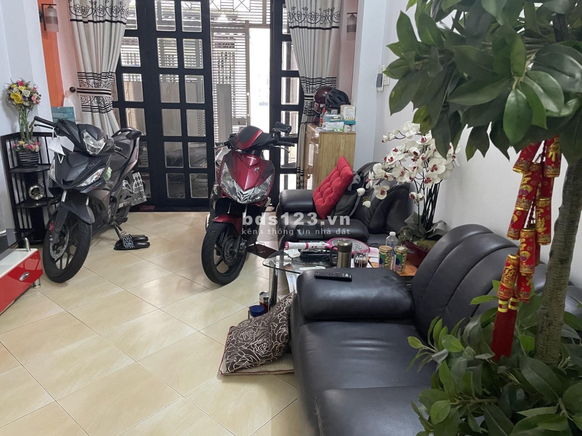 Bán nhà hẻm Nguyễn Đình Chiểu Quận3, 5 Tầng tặng nội thất chỉ 7.4 TỶ