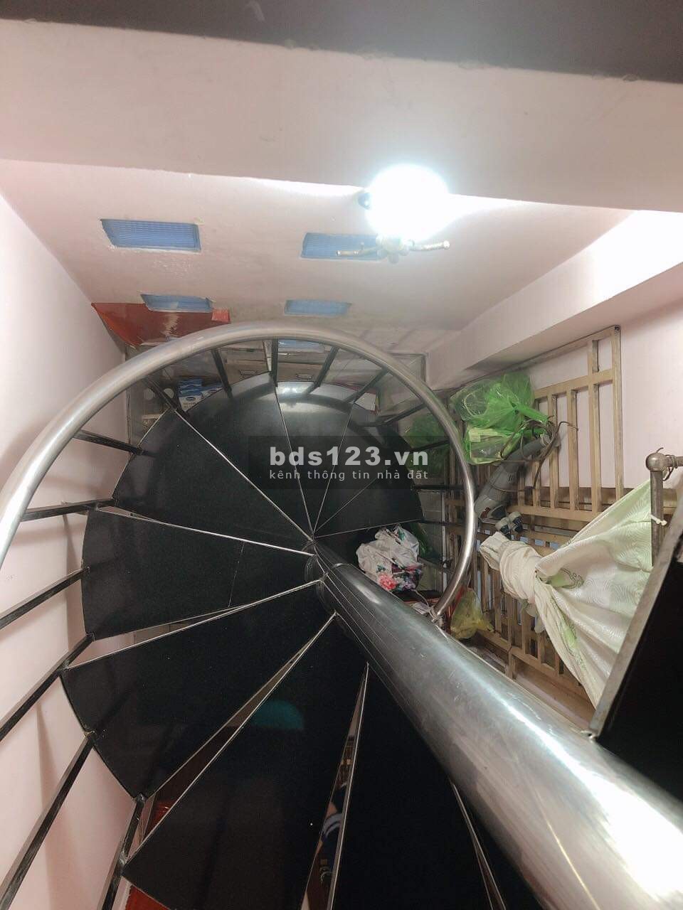 Chính chủ cần bán gấp nhà hẻm 874 Đoàn Văn Bơ F18 Quận 4