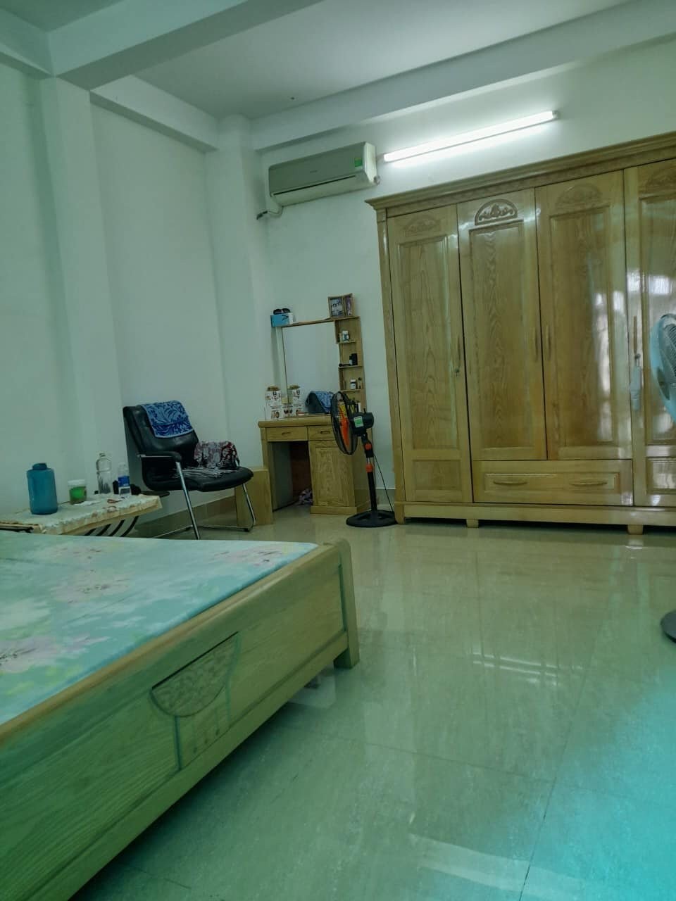 Nhà đẹp vào ở ngay gần chợ Thủ Đức, 3 phòng ngủ, giá 3.75 tỷ, hoàn công đầy đủ