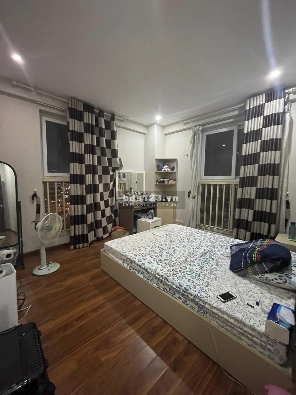 Bán căn hộ 3 ngủ 110m2 Chung cư CS113- 299 Trung Kính giá 3.8 tỷ TL mỏng