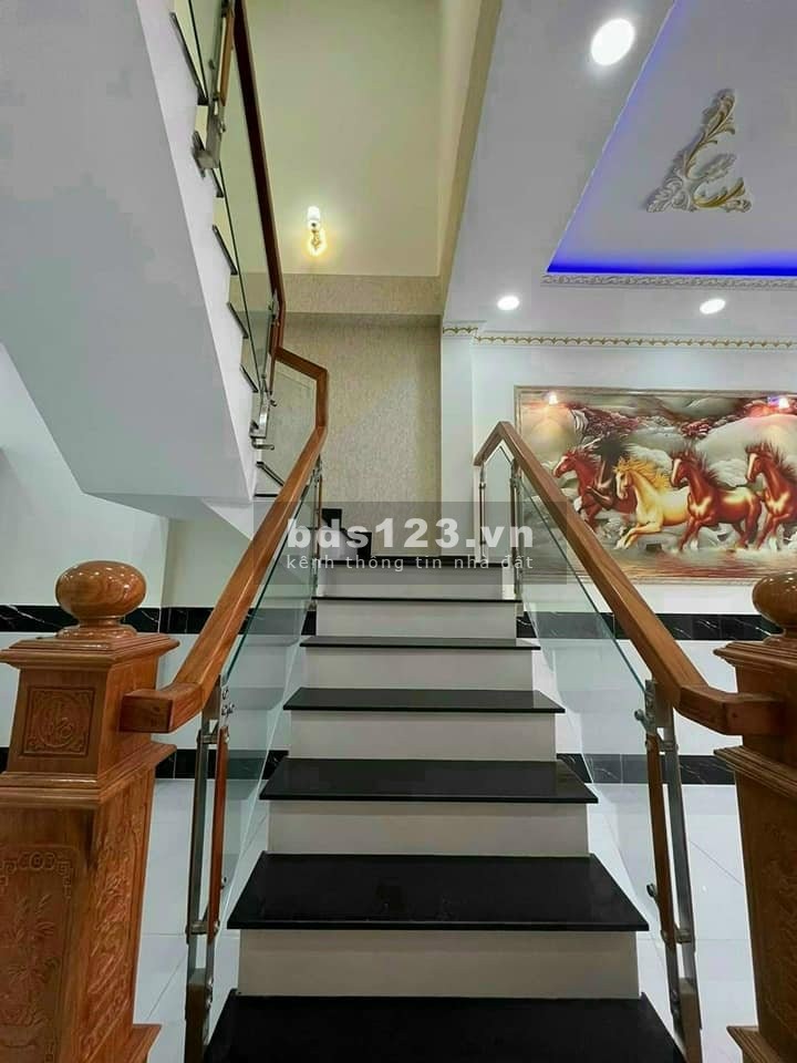 Bán nhà hẻm xe hơi thông Dương Công Khi gần trường Ngã 3 DT 72m² giá chỉ 690 triệu LH 0901.321.245
