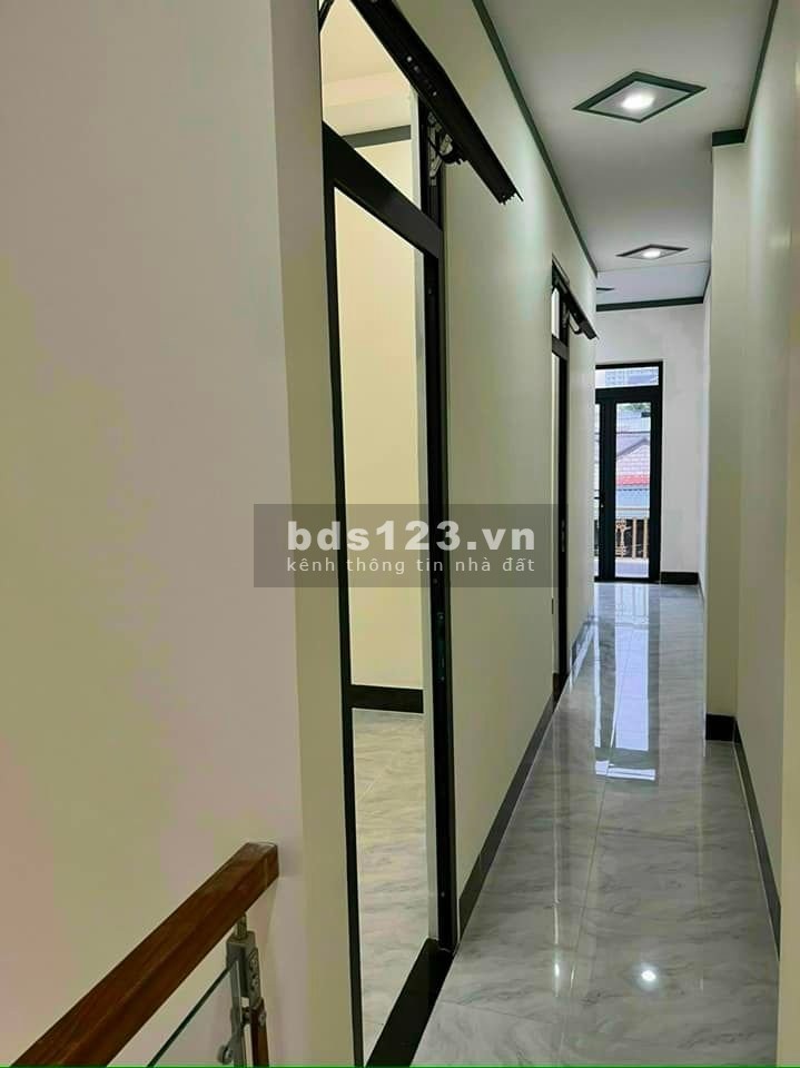 Bán nhà hẻm xe hơi thông Dương Công Khi gần trường Ngã 3 DT 72m² giá chỉ 690 triệu LH 0901.321.245