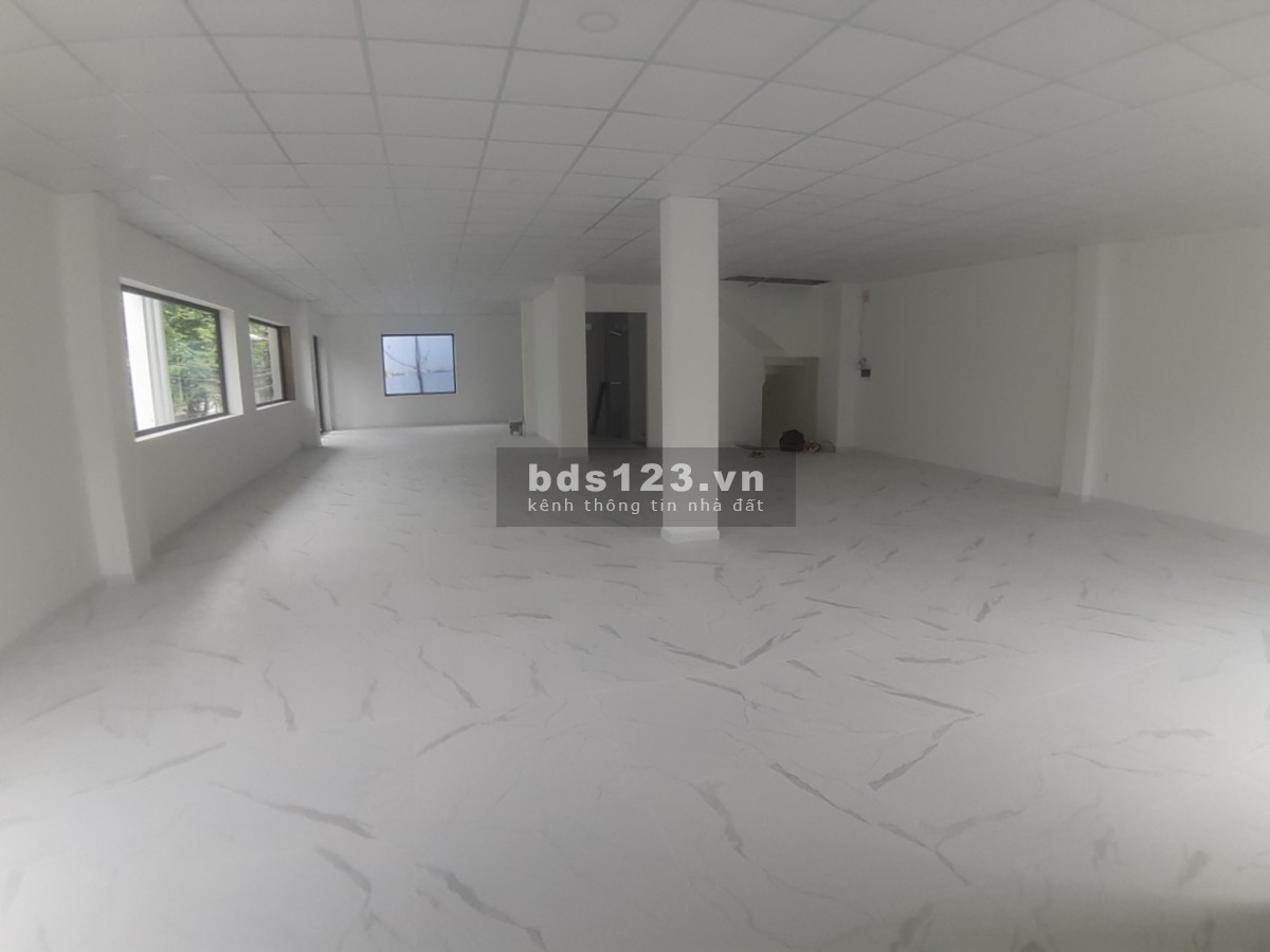 Mặt bằng văn phòng cho thuê góc đường số 5 giá tốt
