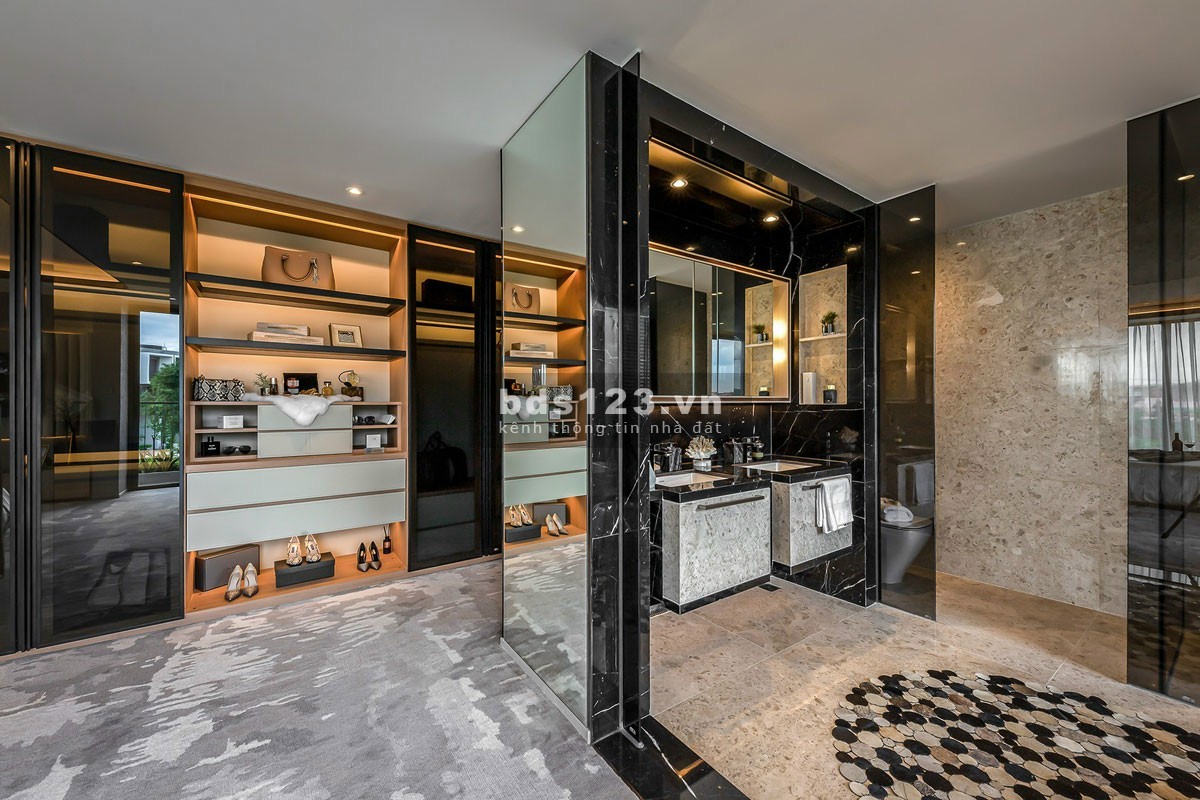 Rẻ nhất thị trường,nhà đường Nam Kỳ Khởi Nghĩa, Q3. DT 4x18m, trệt, 3 lầu, ST, bán 13 tỷ