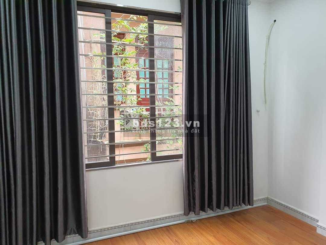 Bán nhà phố Nguyễn Khuyến HĐ 33m 5 tầng MT 4m giá 5.6 tỷ, nhà phân lô ô tô tránh tiện ích bạt ngàn