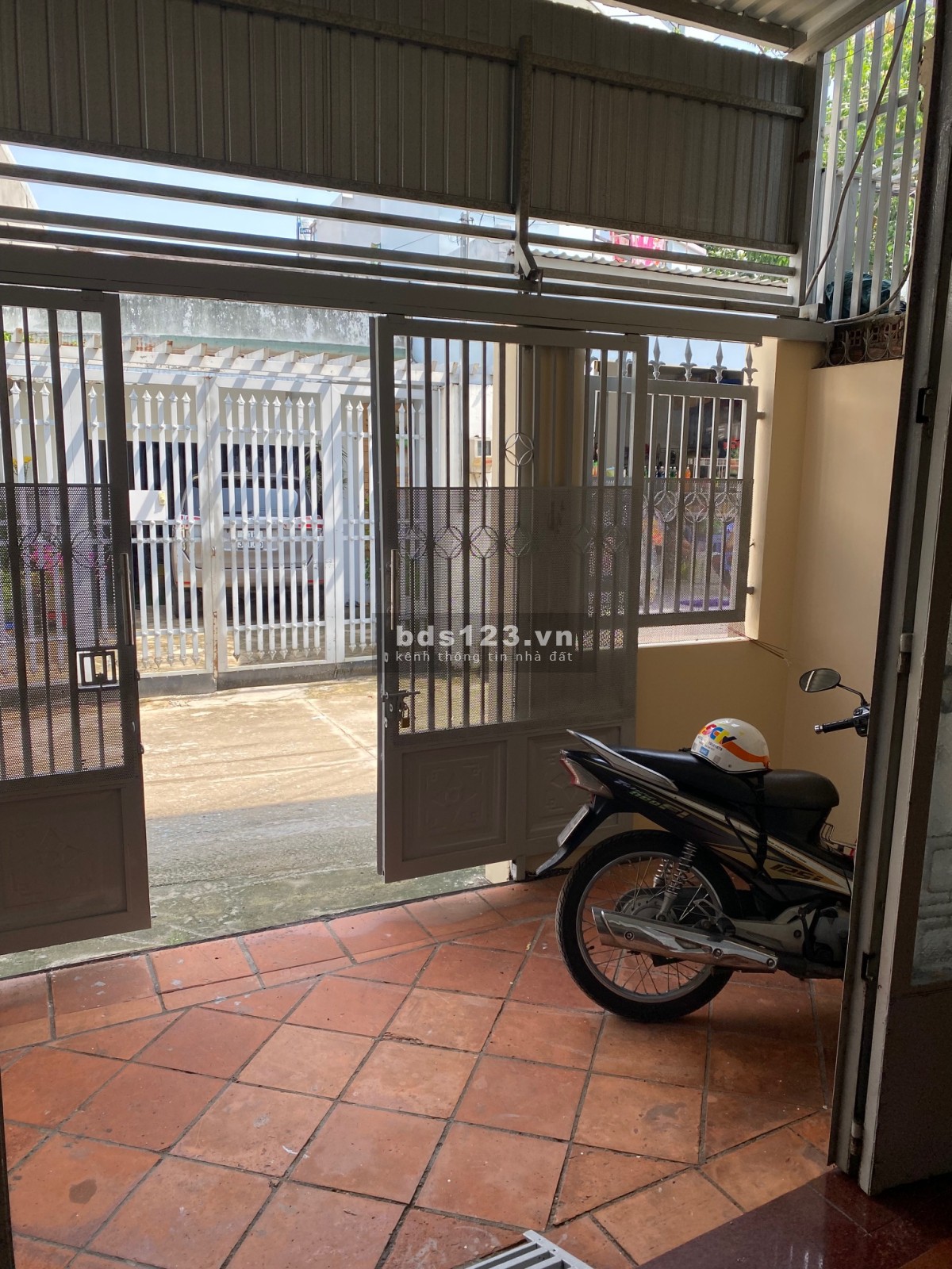 Cho thuê nhà DT: 65m2 đường xe hơi khu Nguyễn Thị Định, Thạnh Mỹ Lợi, Q2