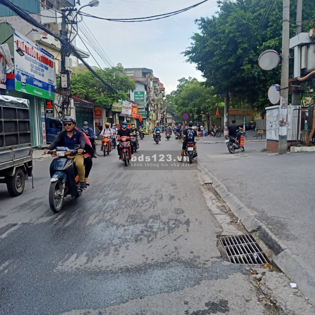 Bán đất phố Vĩnh Hưng Hoàng Mai, dt 56m2, sổ đỏ riêng giá 3.95 tỷ lh 0966791190