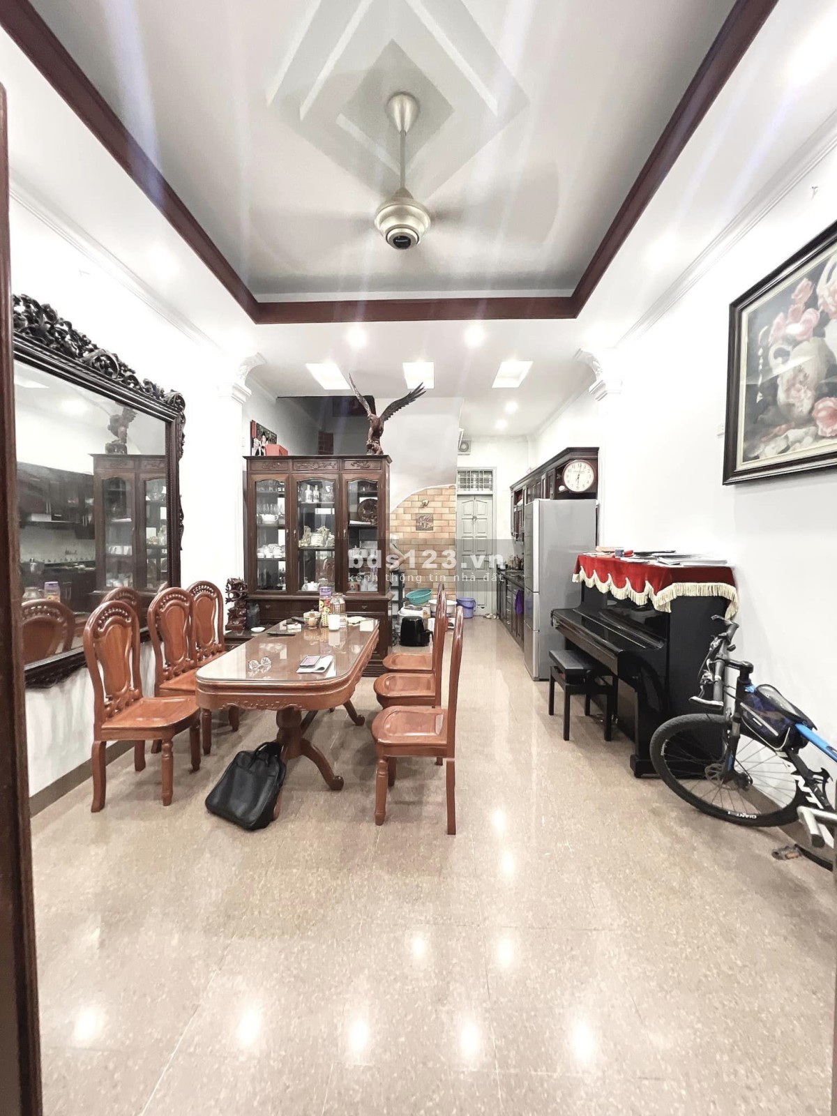 Giá 7 tỷ Tây Hồ ngõ thông ô tô 7 chỗ qua nhà , siêu hiếm, dân cư đông