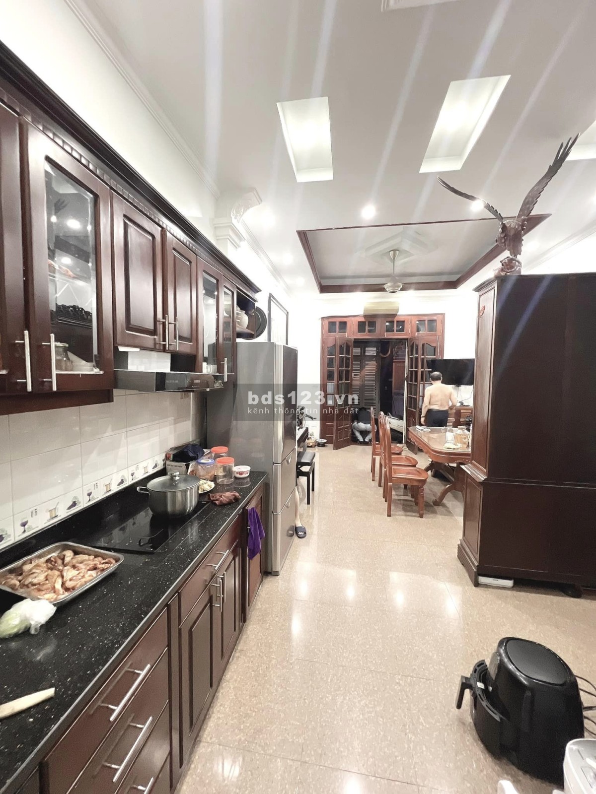 Giá 7 tỷ Tây Hồ ngõ thông ô tô 7 chỗ qua nhà , siêu hiếm, dân cư đông