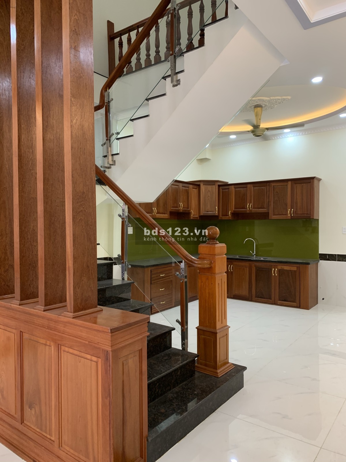 Bán nhà thành phố Dĩ An Bình Dương liên hệ 0909862871