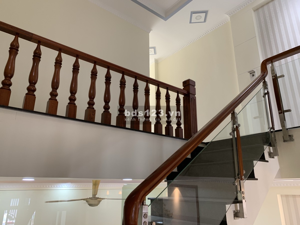 Bán nhà thành phố Dĩ An Bình Dương liên hệ 0909862871