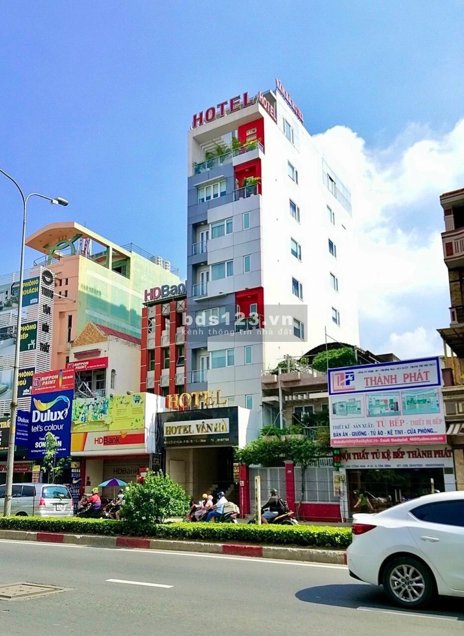 Bán khách sạn 10 Tầng MT Cộng Hòa, Tân Bình. 32 phòng. Giá 55 tỷ TL. Gọi Quân 0911.98.90.98.