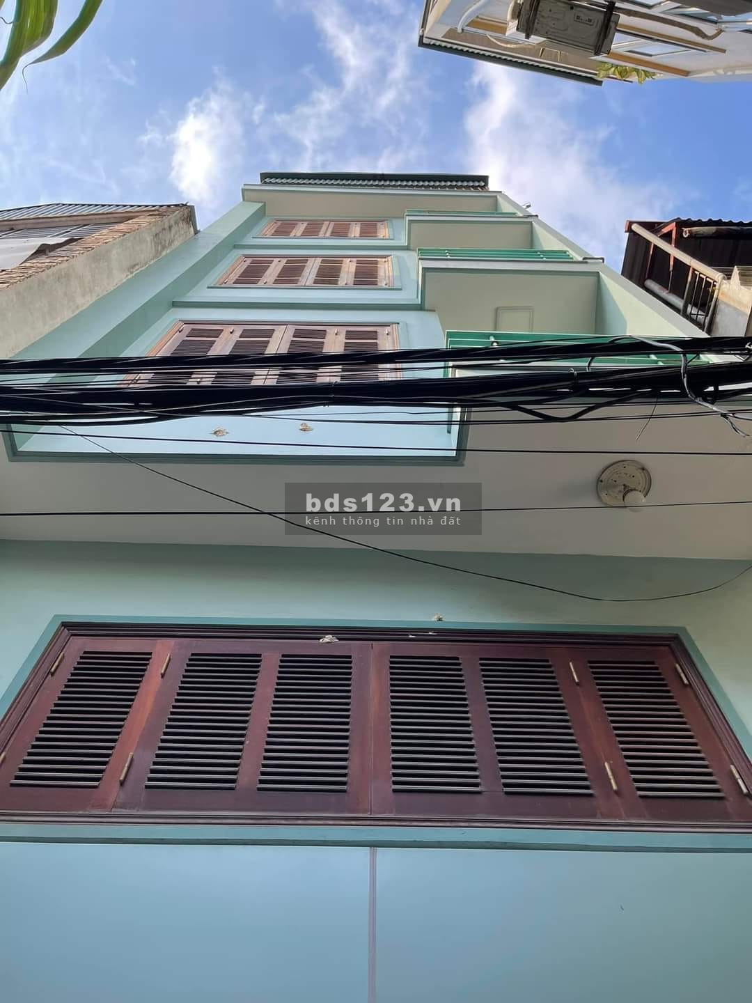 Bán nhà phố Hoa Bằng tặng nội thất 500 triệu DT 45m² x 5 tầng MT 5m
