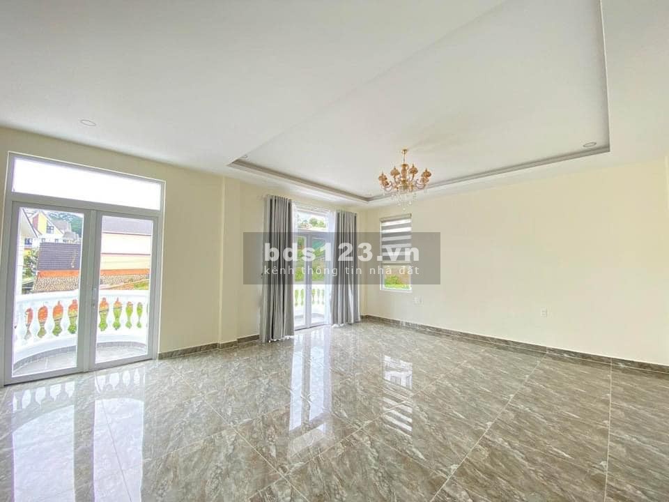 Bán biệt thự mới xây tại Đà Lạt, giá thương lượng, khu dân cư