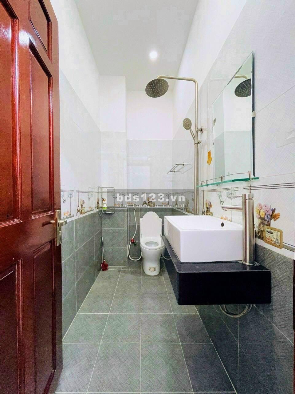 Nhà ngộp BANK giảm ngay 600 triệu tại đường Huỳnh Thiện Lộc, Tân Phú DT 85m² HXT 9m giá chỉ 8,999 tỷ