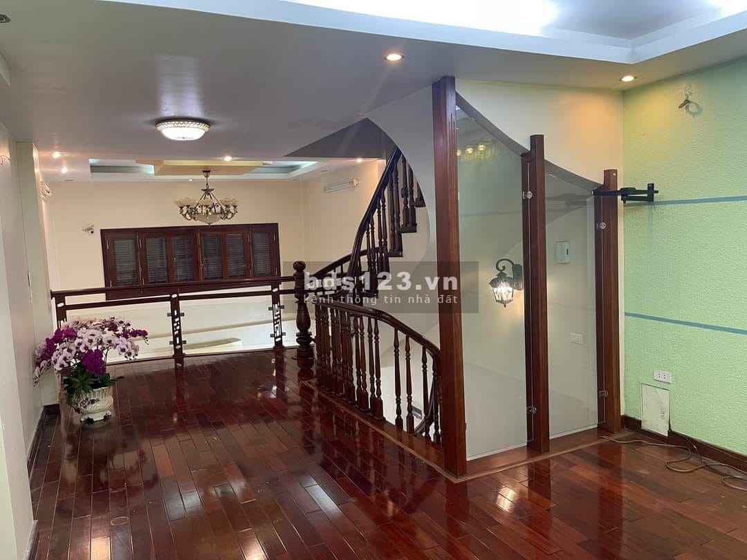 Bán nhà phố Hoa Bằng tặng nội thất 500 triệu DT 45m² x 5 tầng MT 5m