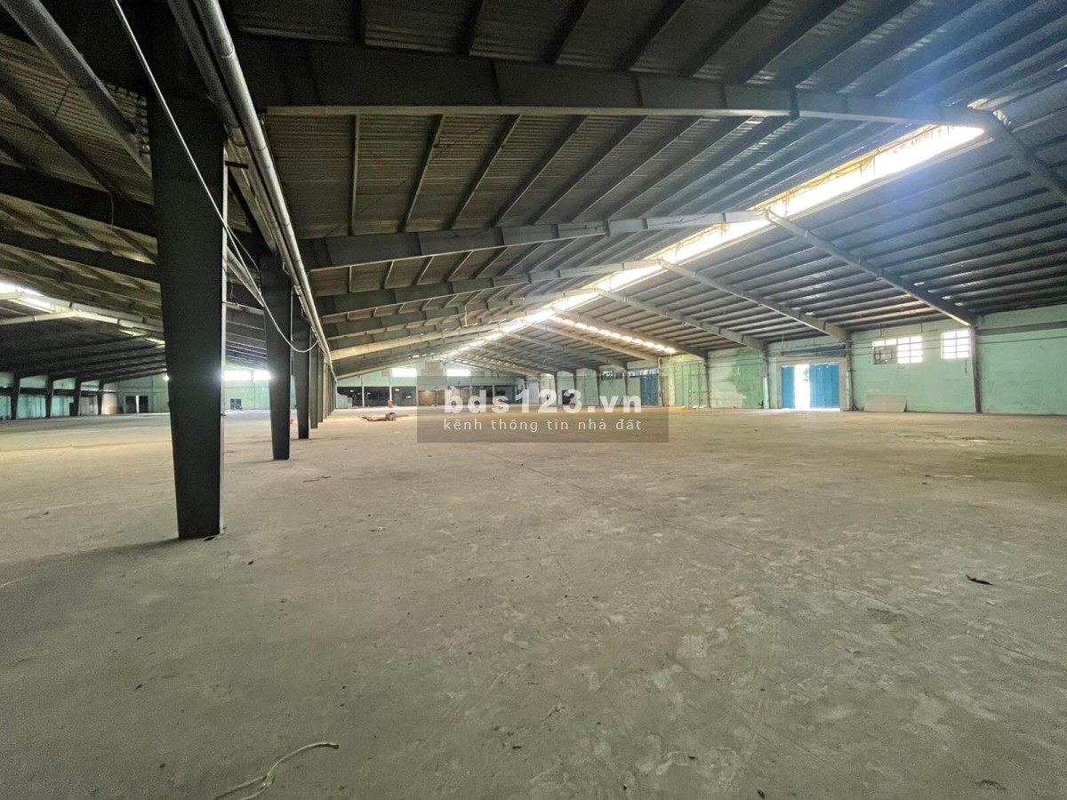 Cho thuê kho xưởng 8000m2 gần KCN Tân Bình, quận Tân Phú