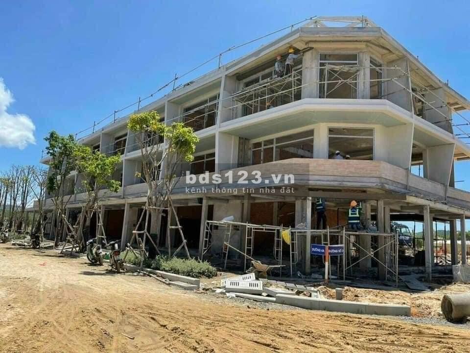 Sở hữu nhà phố 2 mặt tiền nằm kế Mũi Kê Gà chỉ 5 phút di bộ