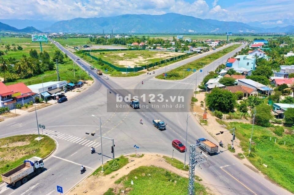 Chính chủ cần bán gấp lô Bình Lộc- Diên Khánh giá siêu tốt chỉ 680tr. LH: 0398027712