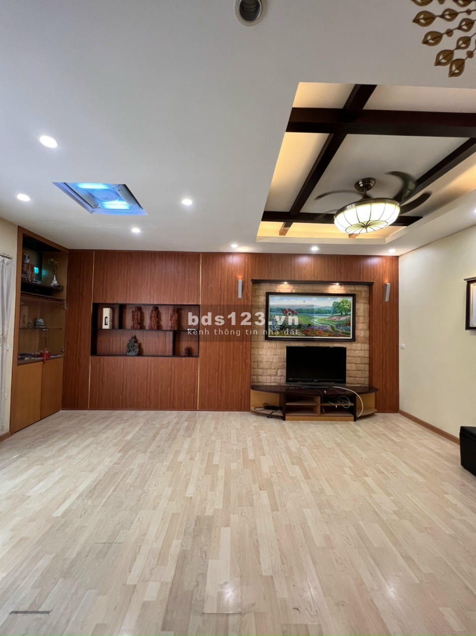 Chủ nhà cần bán căn hộ 96m2 chung cư CTM 299 mặt đường Cầu Giấy, Hà Nội
