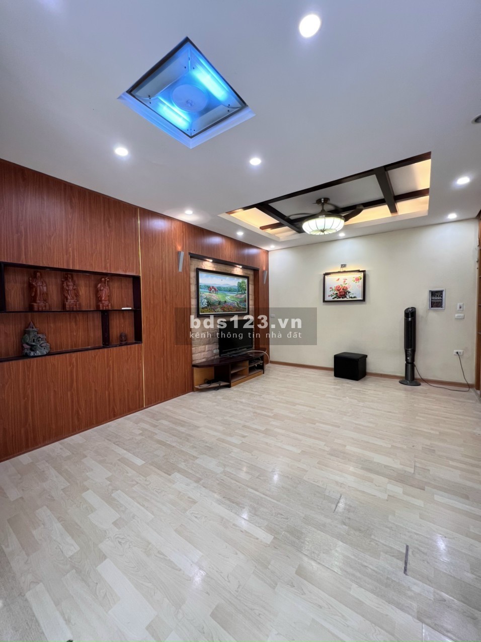 Chủ nhà cần bán căn hộ 96m2 chung cư CTM 299 mặt đường Cầu Giấy, Hà Nội