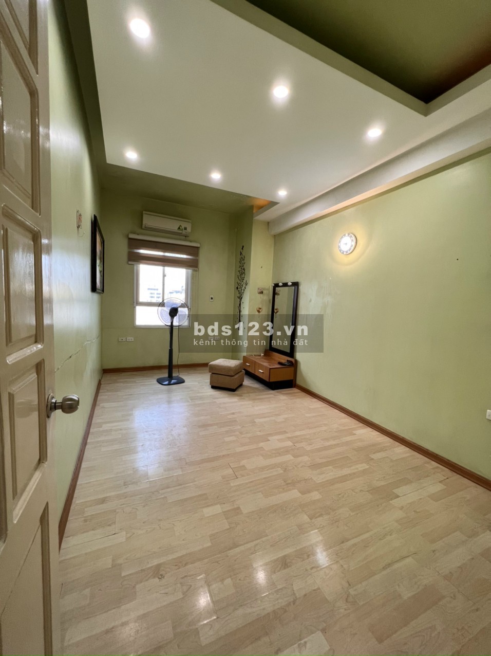 Chủ nhà cần bán căn hộ 96m2 chung cư CTM 299 mặt đường Cầu Giấy, Hà Nội