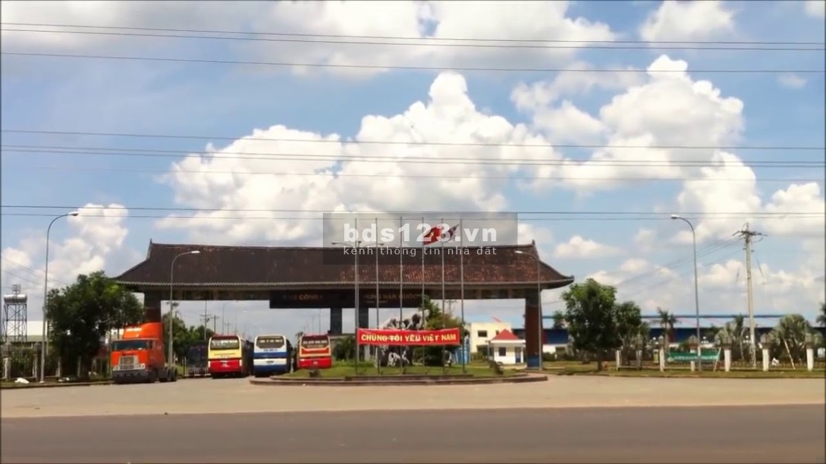 Bán gấp 1000m2 đất ngay QL13 gần KDC đại Nam, với KCN Minh Hưng