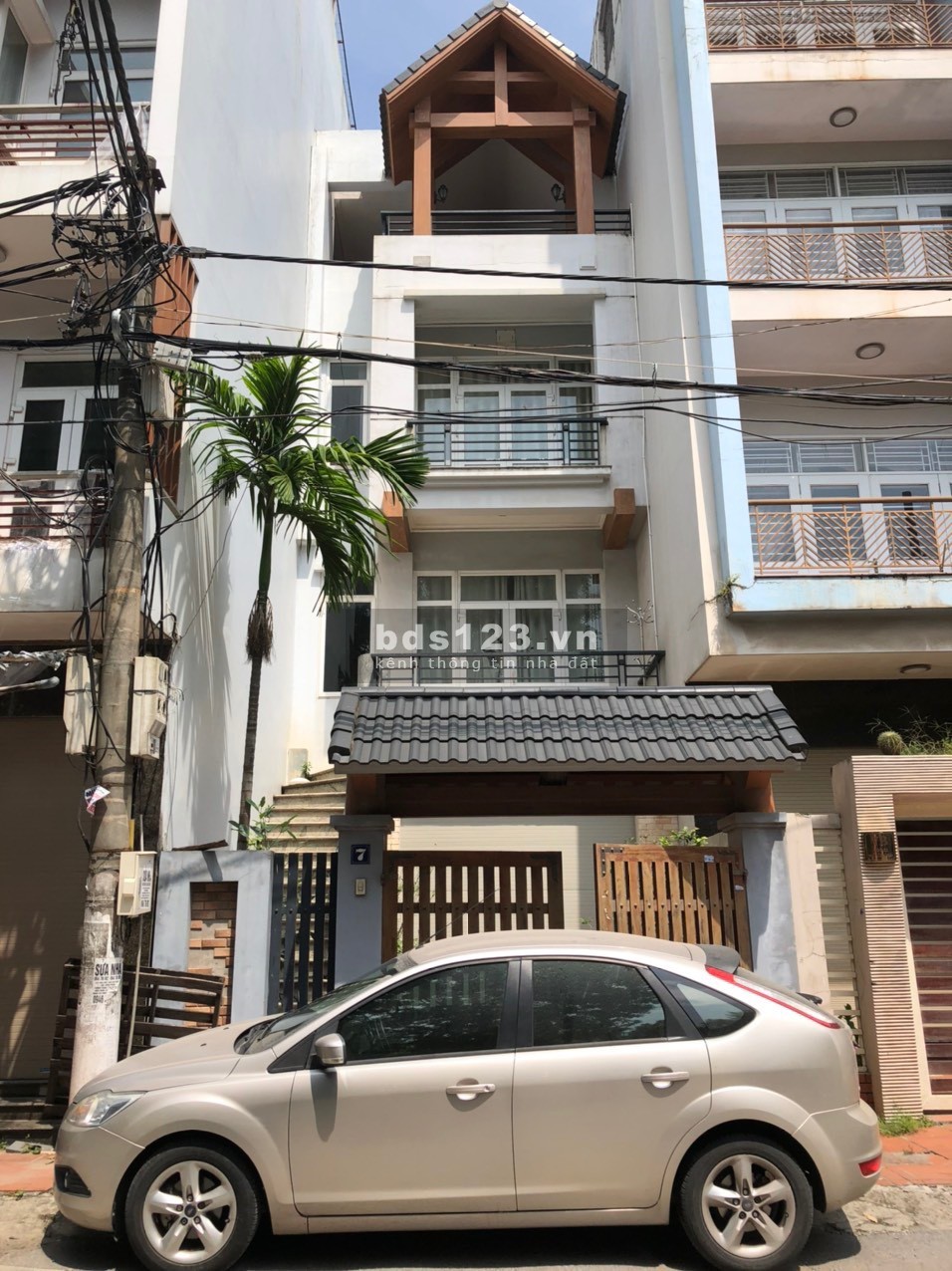 Bán nhà chính chủ, mặt ngõ ô tô khu dân cư đông đúc, giá tốt