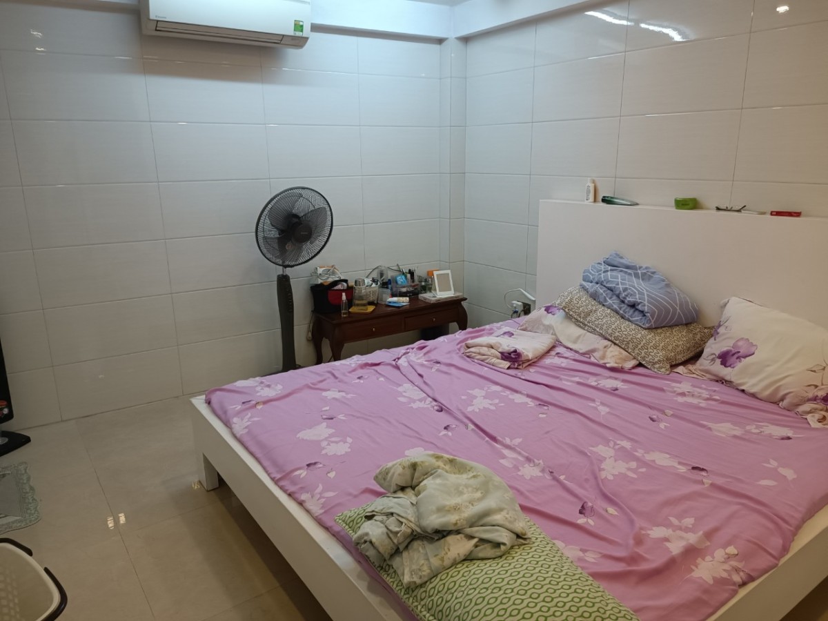 Bán nhà riêng phường Tứ Liên Tây Hồ DT 41m² x 3 tầng, MT 4m ô tô lùi cửa giá 2,2 tỷ đồng