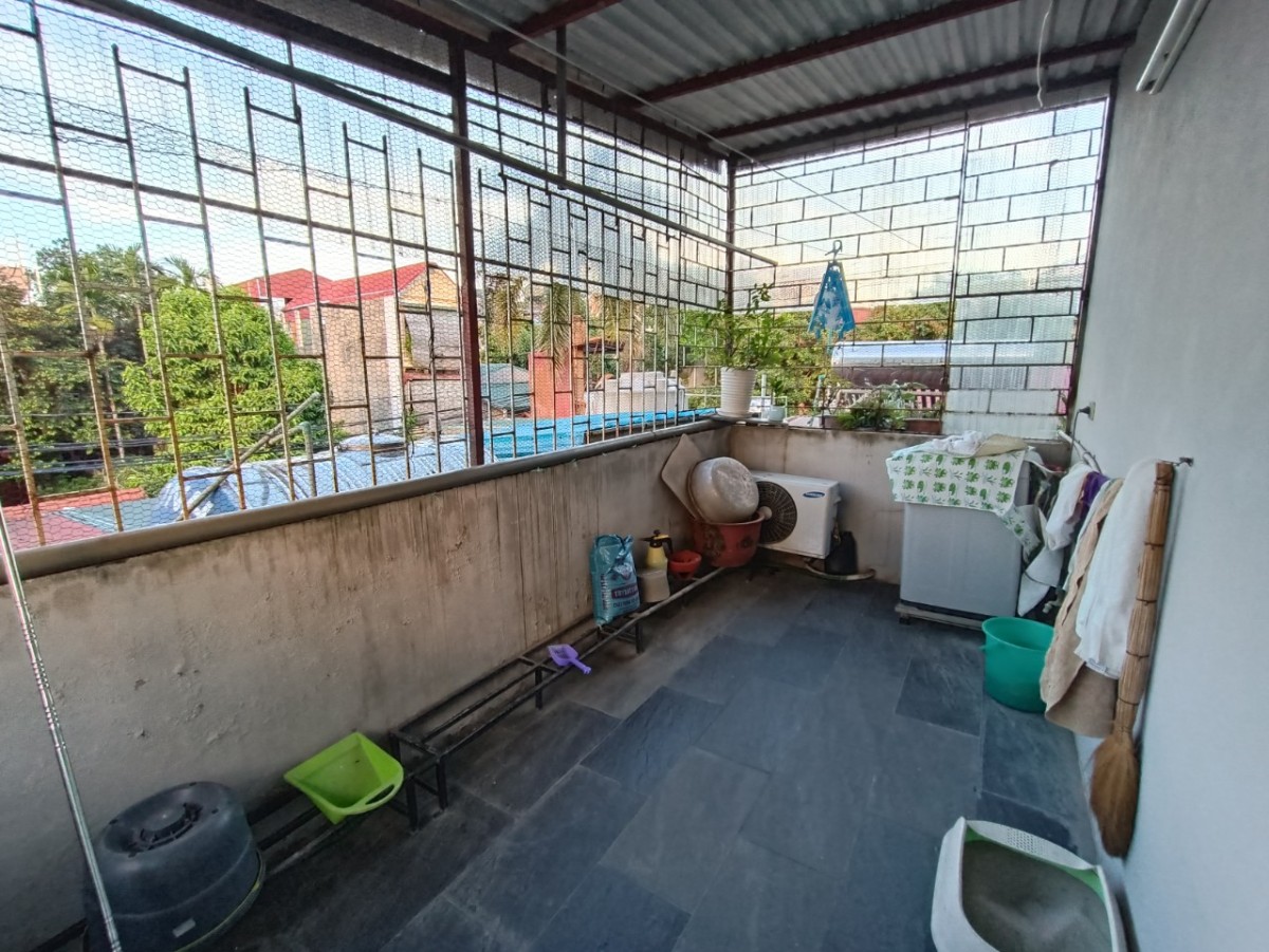 Bán nhà riêng phường Tứ Liên Tây Hồ DT 41m² x 3 tầng, MT 4m ô tô lùi cửa giá 2,2 tỷ đồng