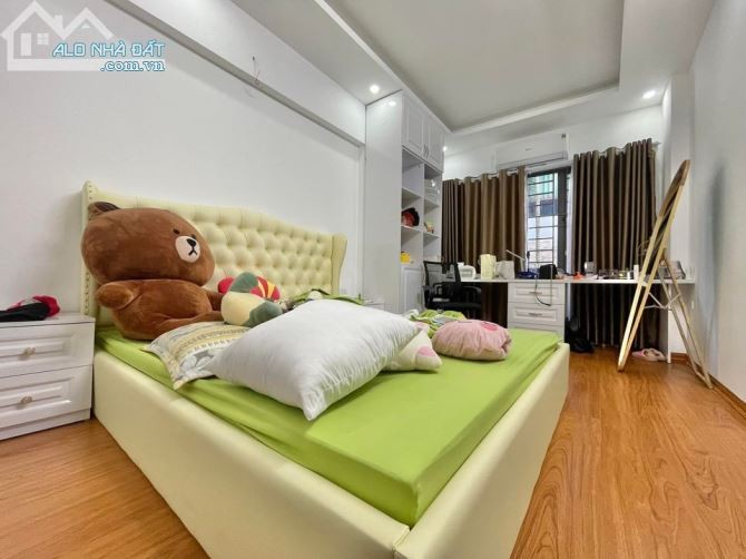 Bán nhà đẹp Hồ Tùng Mậu DTSD 47m² x 5 tầng giá bán 4 tỷ đồng
